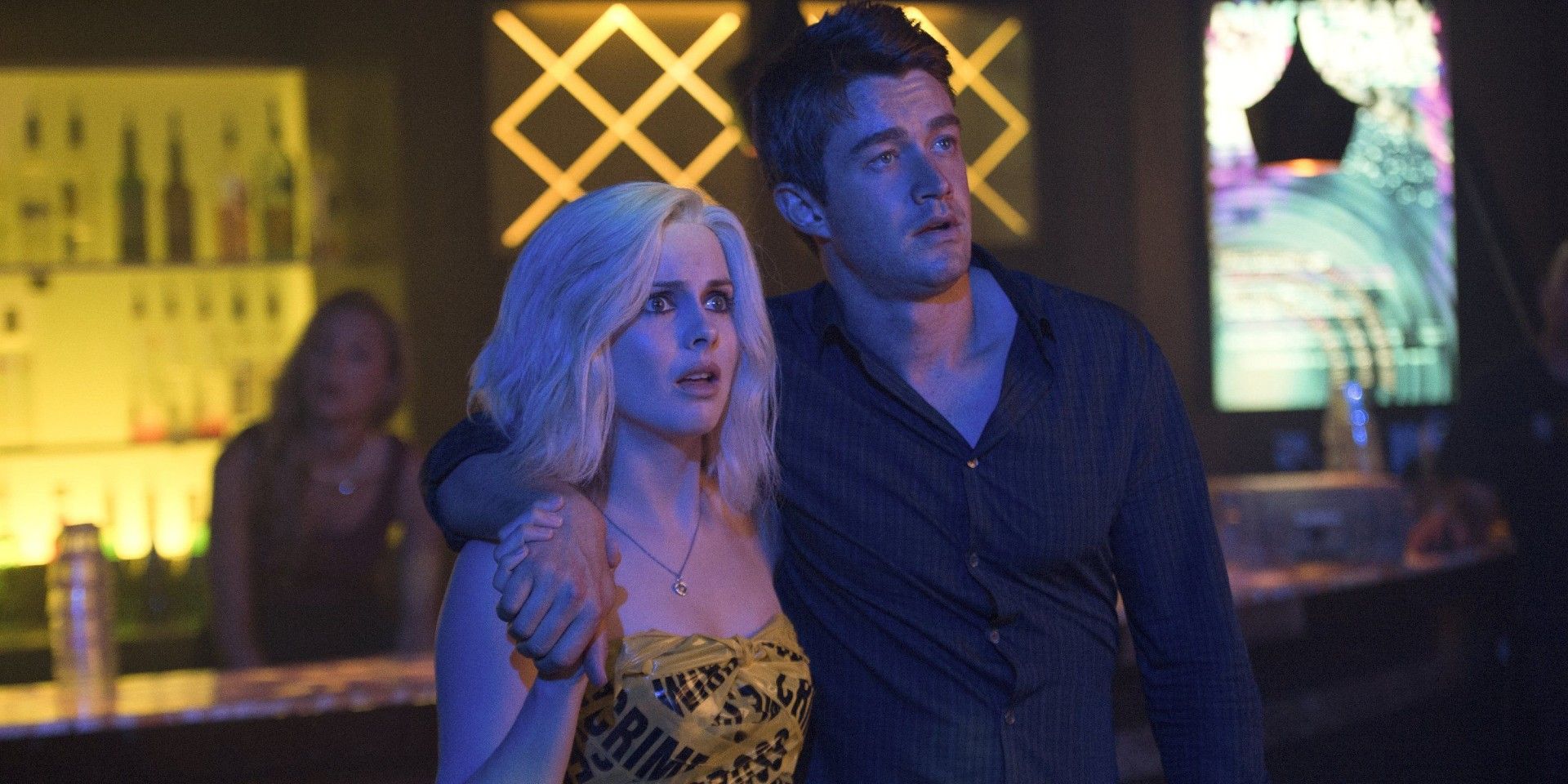 Major leans on Liv in Blaine&rsquo;s bar in iZombie