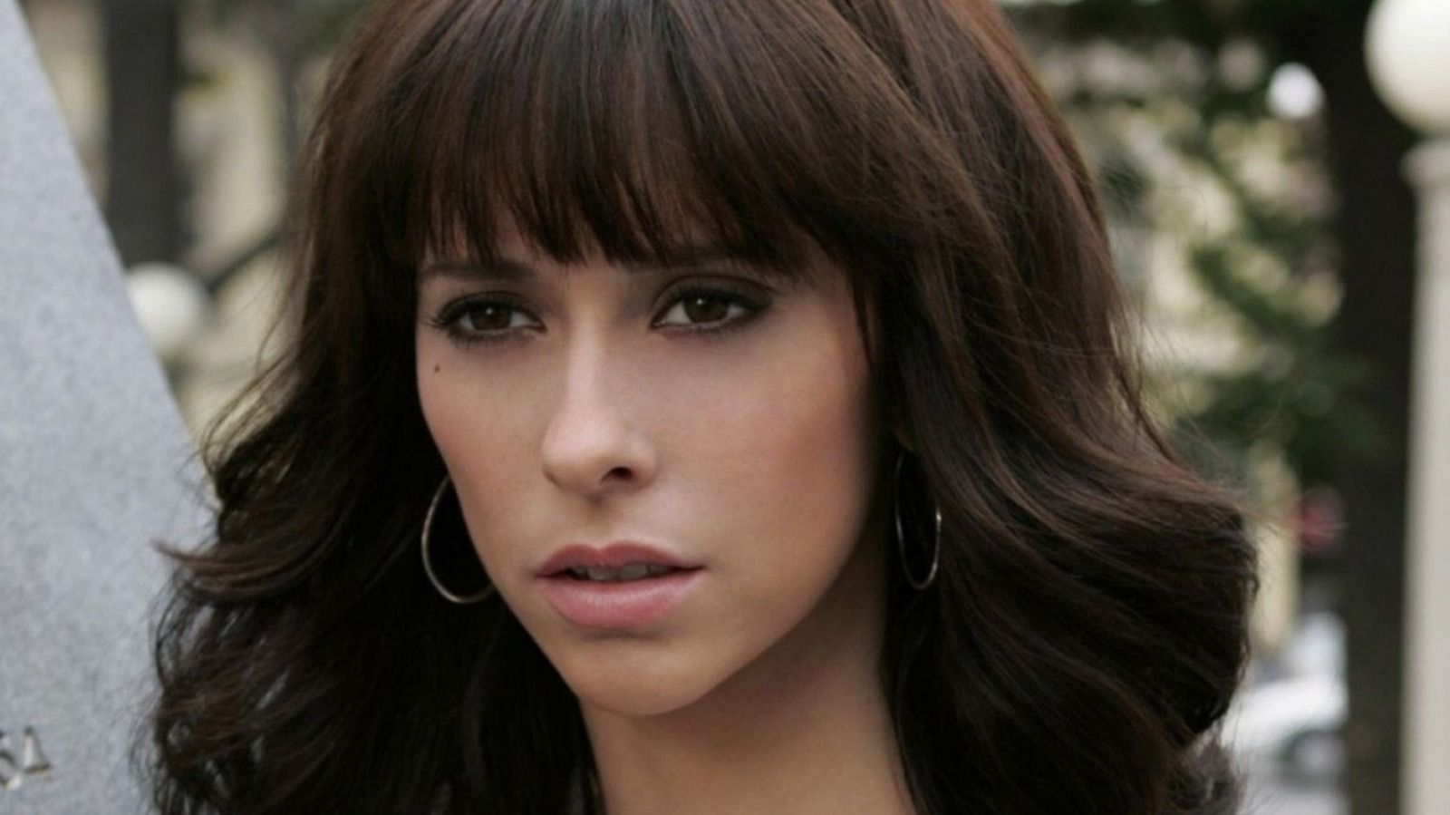 Actress Jennifer Love Hewitt as Melinda Gordon in Ghost Whisperer.