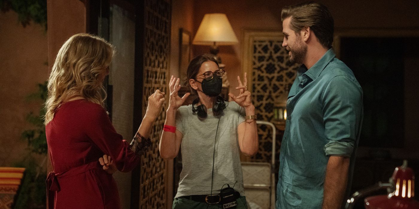 Susannah Grant directing Laura Dern and Liam Hemsworth on the set of Lonely Planet.