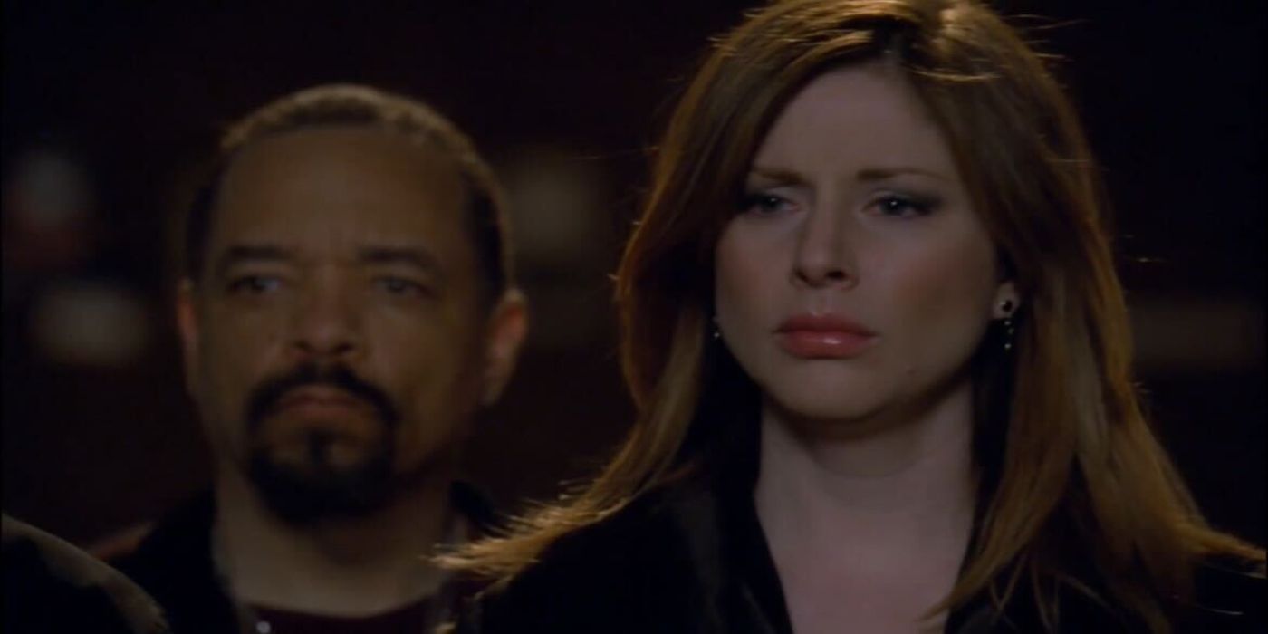 Finn Tutula y Casey Novak miran conmocionados y tristes en SVU. 