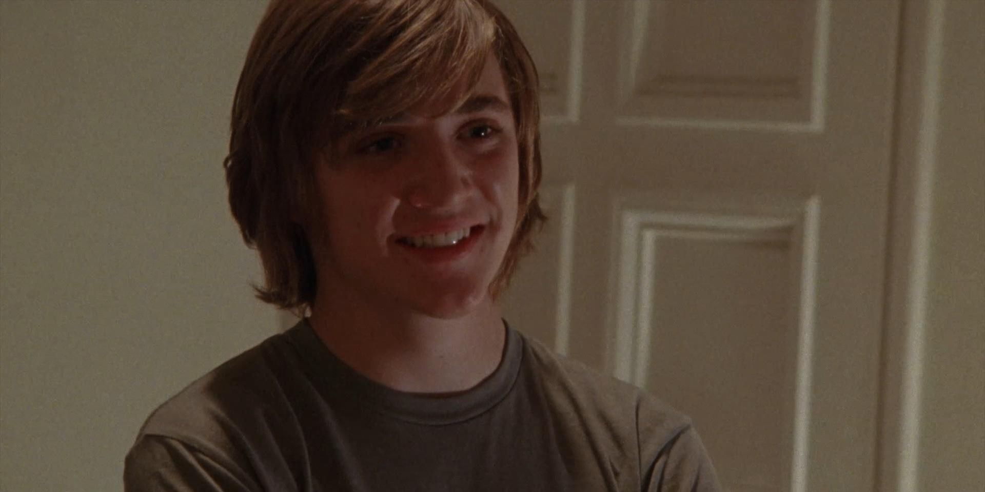 Lloyd (Kyle Gallner) smirking on 'The Shield'