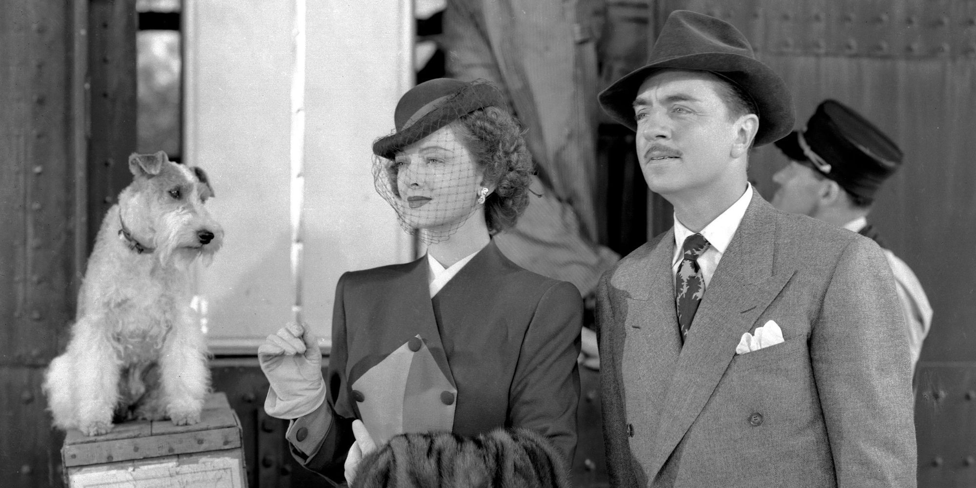 The Thin Man Goes Home está protagonizada por Myrna Loy como Nora, William Powell como Nick y Skippy como Asta, el perro de al lado.