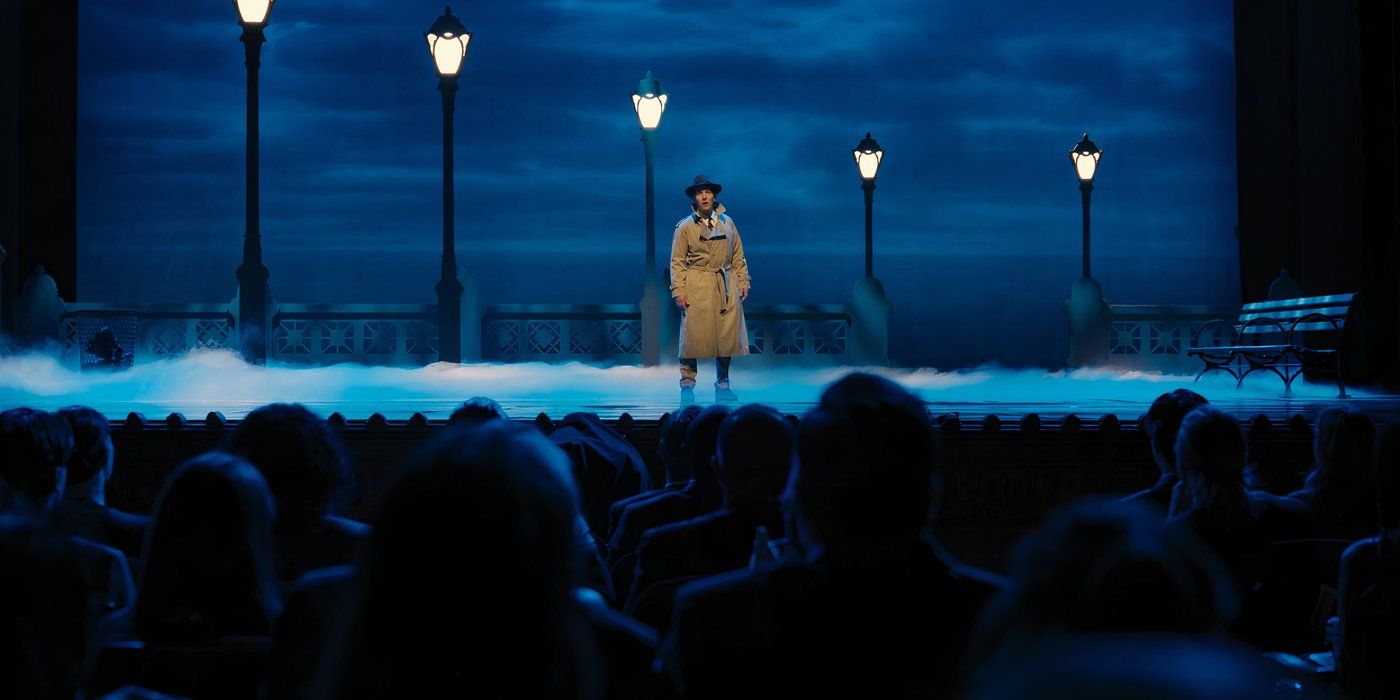 Ben Glenroy (Paul Rudd) appears on stage for the opening scene of "Death Rattle" in 'Only Murders in the Building'.