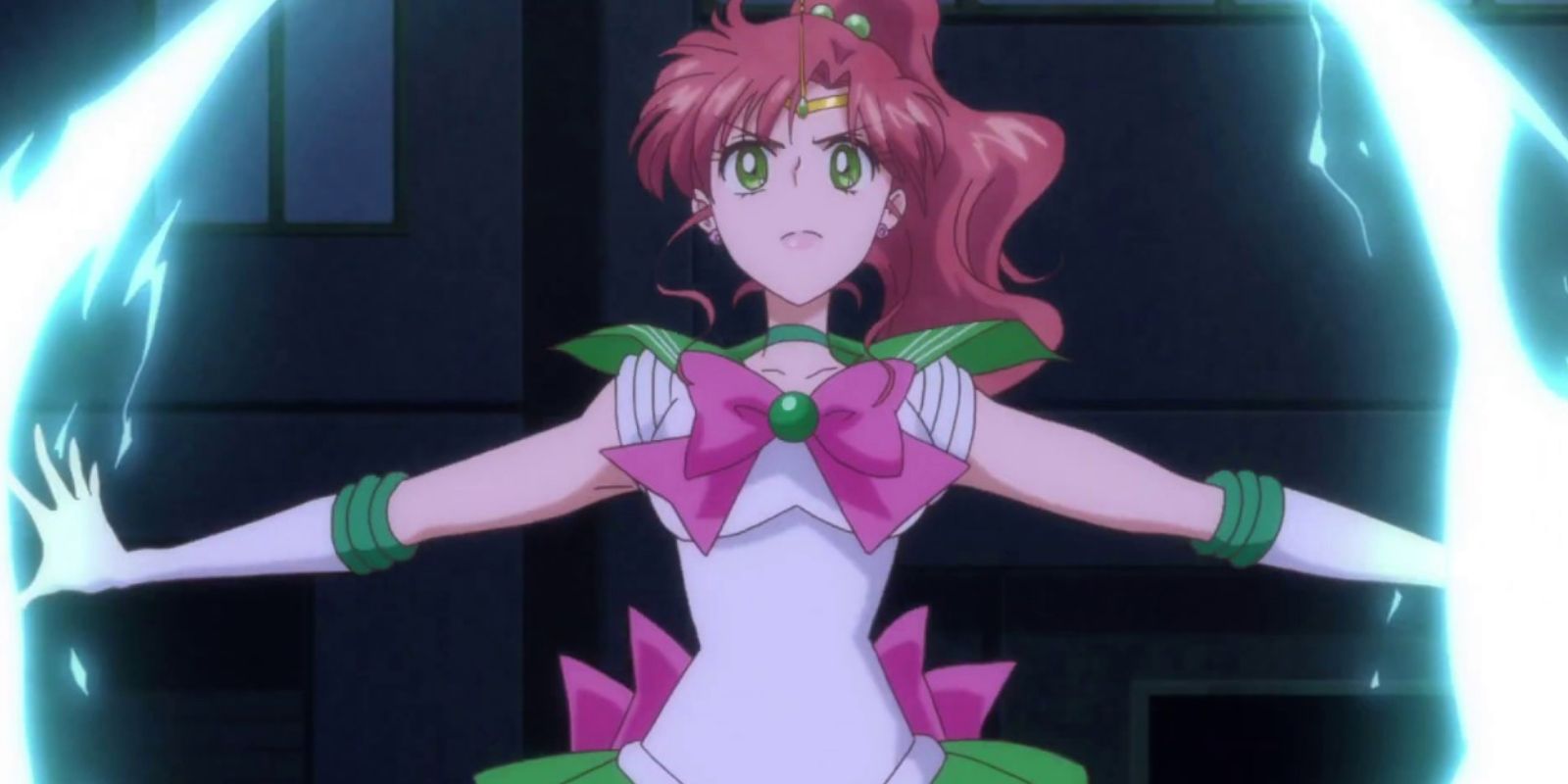 Sailor Jupiter using an attack in Sailor Moon