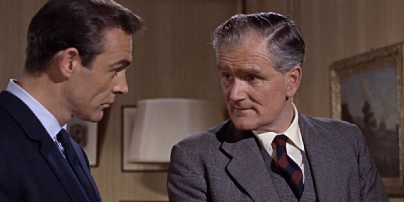 Sean Connery as James Bond and Desmond Llewelyn as Q in 'From Russia With Love'