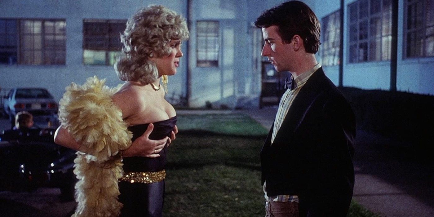 Toby (Kristen Riter) and her date in &lsquo;Student Bodies&rsquo;