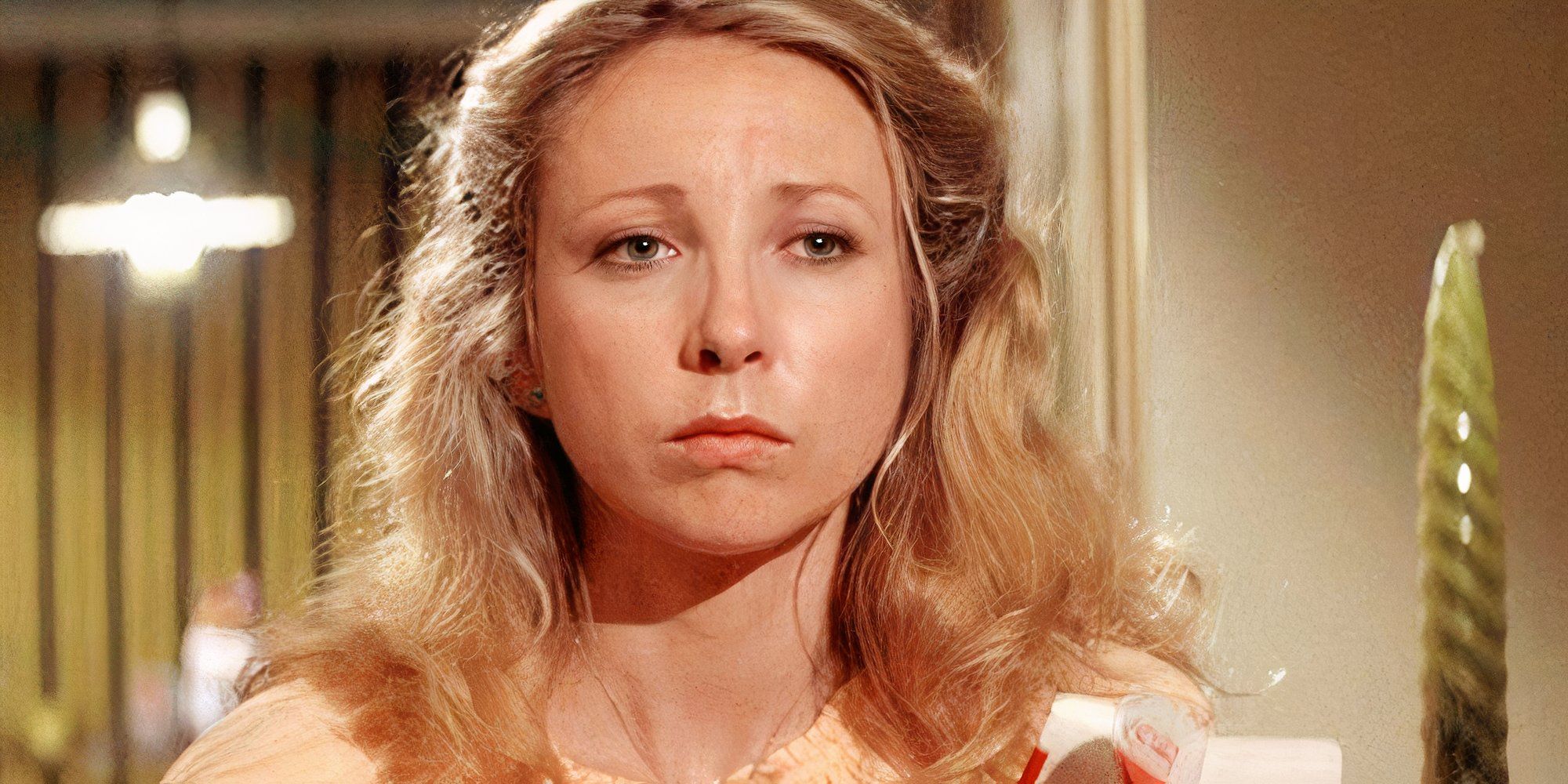 Teri Garr as Ronnie in Close Encounters of the Third Kind looking sad