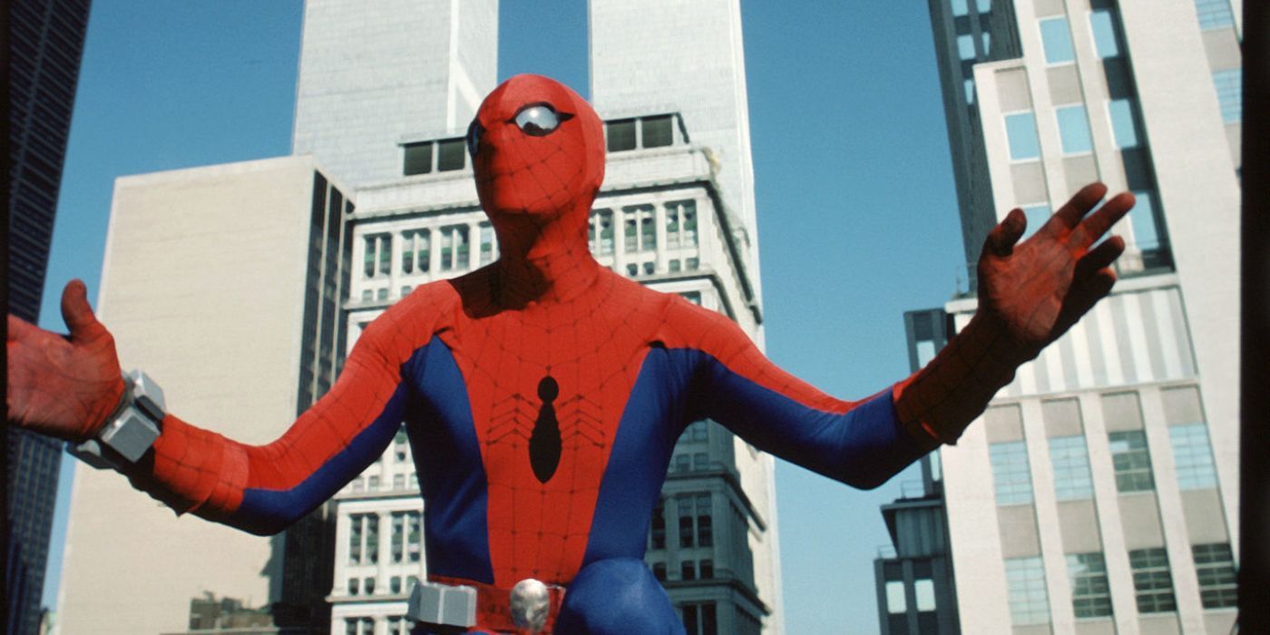 Spider-Man on the street wearing his costume in The Amazing Spider-Man.