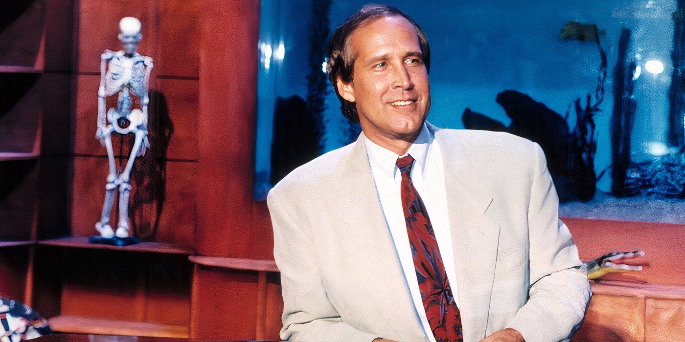 Chevy Chase smiling on 'The Chevy Chase Show'