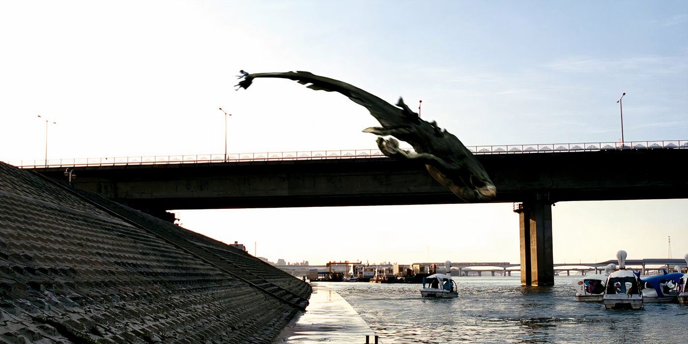 The mutated monster from 'The Host' diving into the Han River