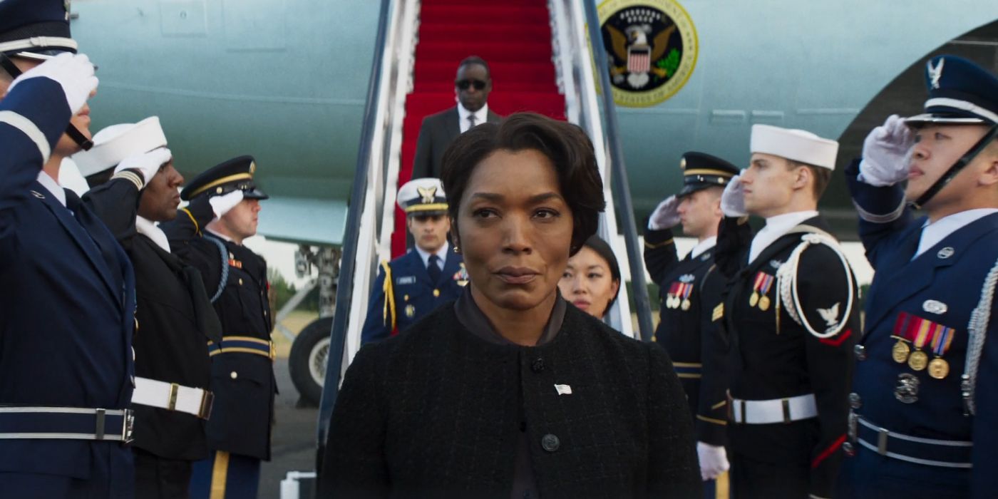 Angela Bassett as Erika Sloane, stepping off of Air Force One in Mission: Impossible 8.