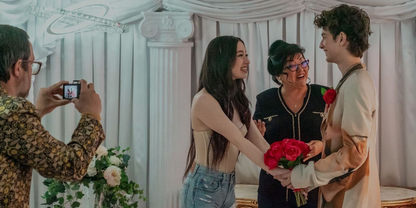 Ani (Mikey Madison) and Vanya/Ivan (Mark Eydelshteyn) getting married in Vegas in Anora