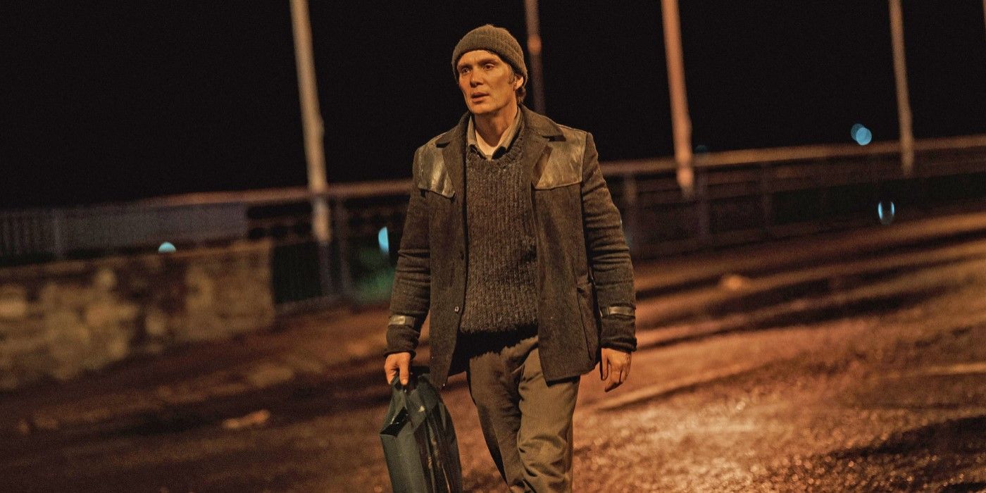 Bill Furlong (Cillian Murphy) walks down the street in 'Small Things Like These'