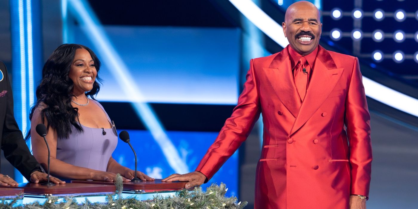 Sherri Shepherd joins Steve Harvey on 'Celebrity Family Feud' Holiday episode.