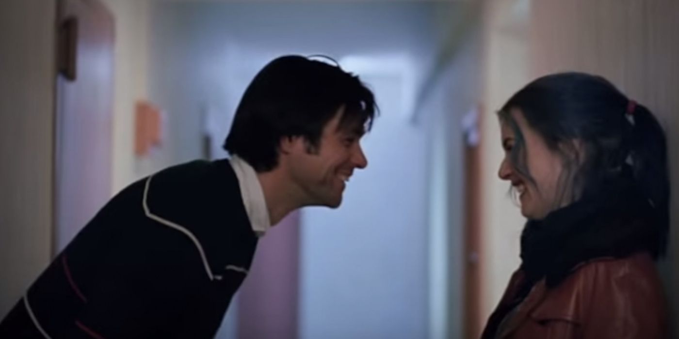 Joel has an argument with Clementine as she cries in a hallway in Eternal Sunshine of the Spotless Mind.