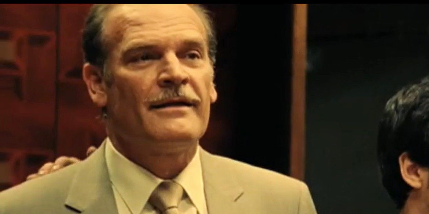 Lluís Homar wearing a light-colored suit in &lsquo;Fermat&rsquo;s Room&rsquo;