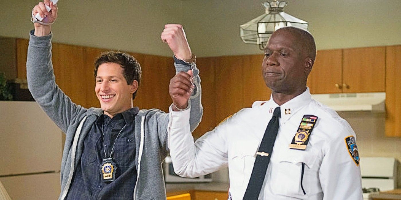 Jake Peralta &amp; Captain Raymond Holt handcuffed together in Brooklyn Nine-Nine Season 1 Christmas episode