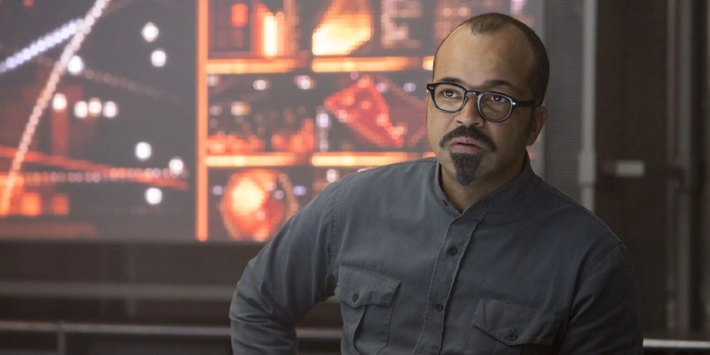 Jeffrey Wright as Beetee looking intently in The Hunger Games: Mockingjay Part 2
