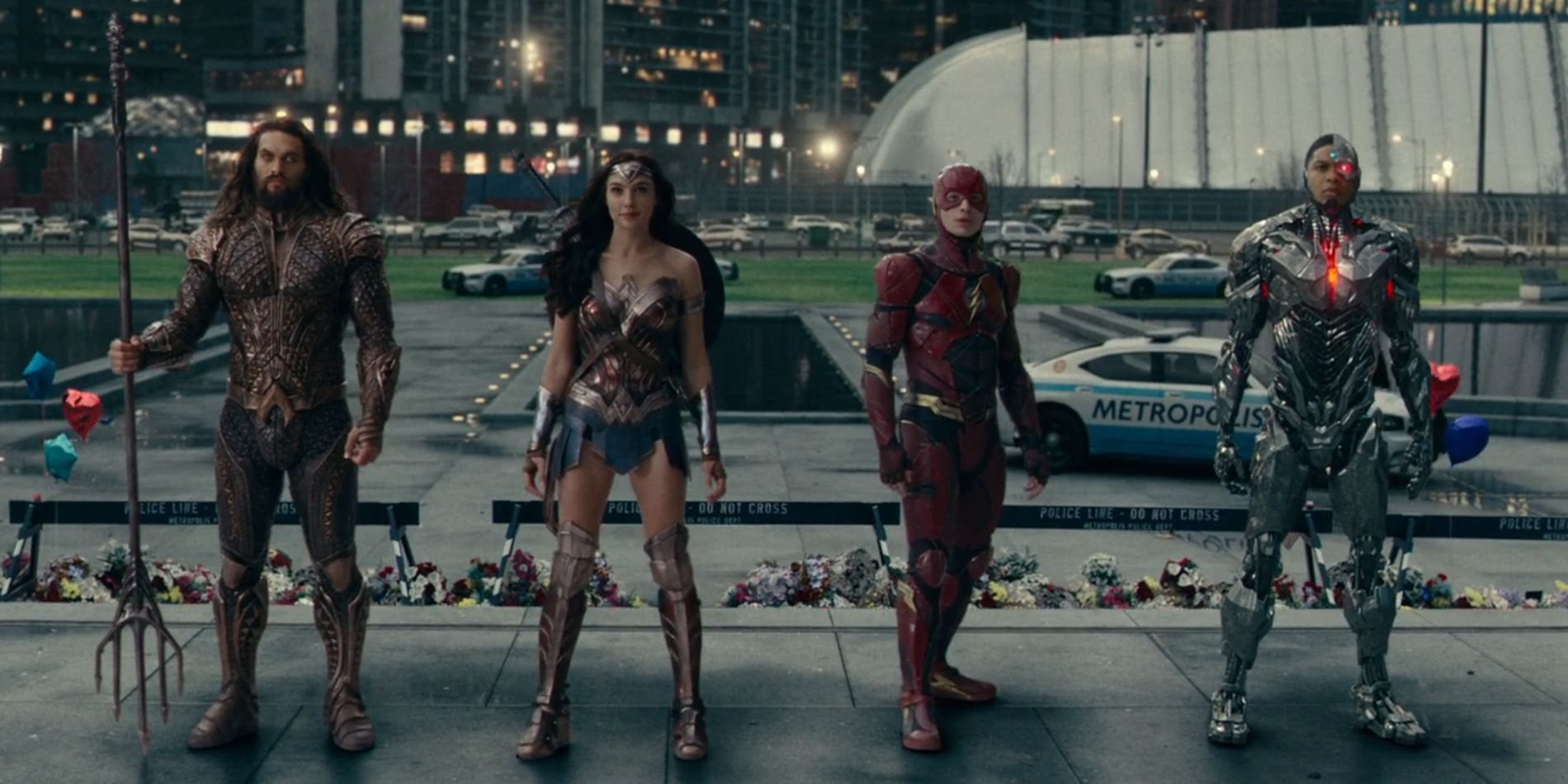 Aquaman, Wonder Woman, The Flash and Cyborg stand alongside each other in &lsquo;Justice League&rsquo;.