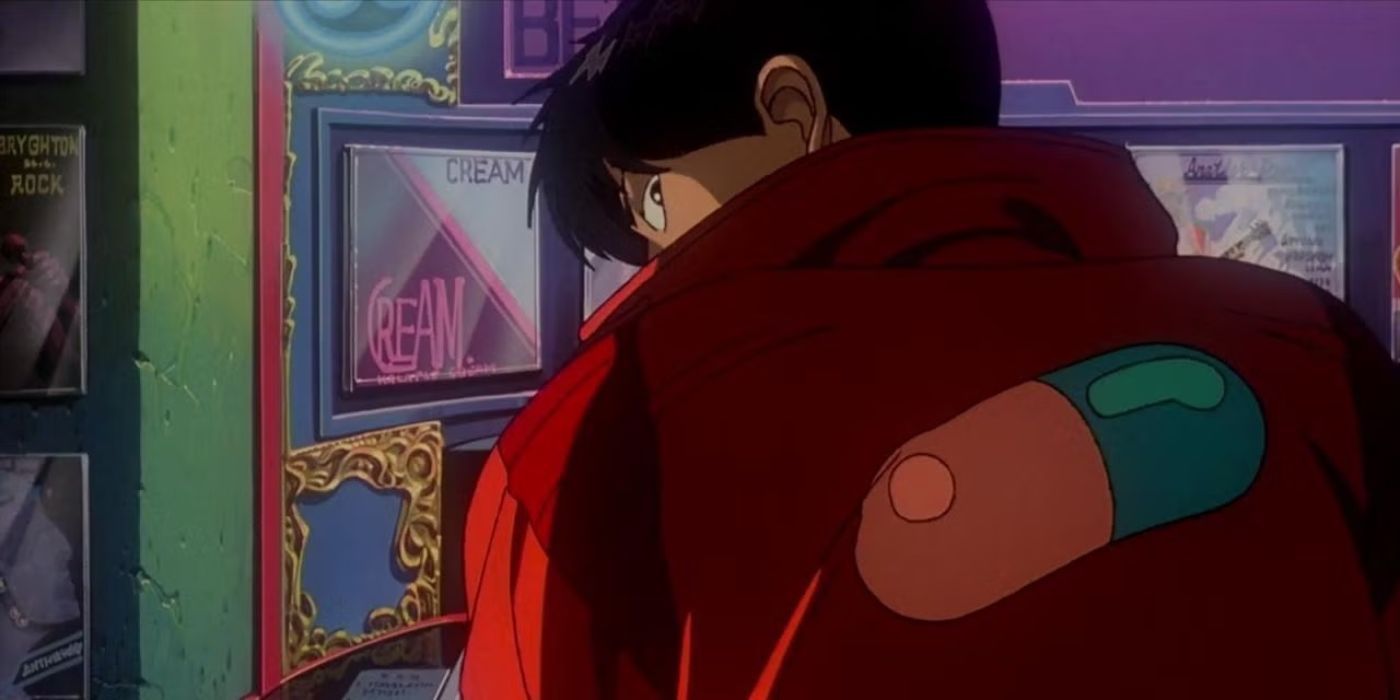 Kaneda mira por encima del hombro a Akira.