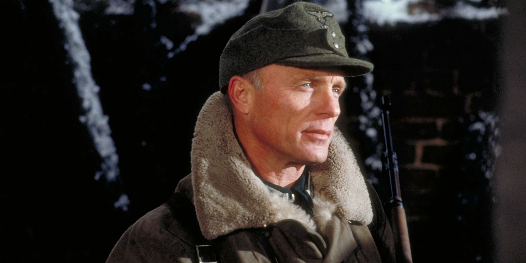 Konig (Ed Harris) in a trench in 'Enemy at the Gates'