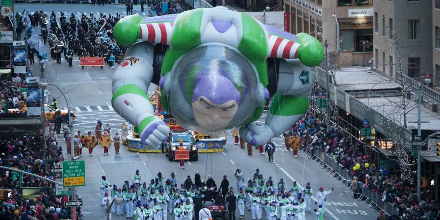 Buzz Lightyear floats down the street on The Macy&rsquo;s Thanksgiving Day Parade.