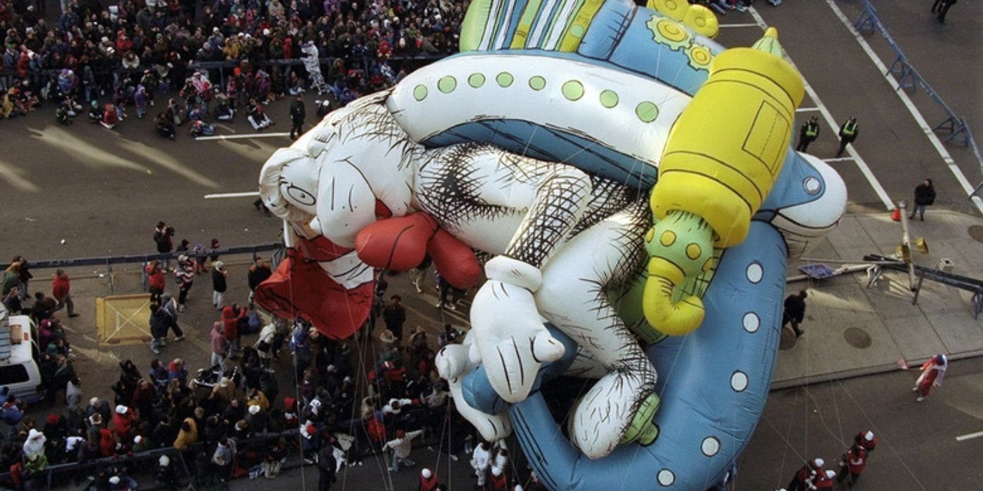 The Cat in the Hat crashes during the Macy&rsquo;s Thanksgiving Day Parade.