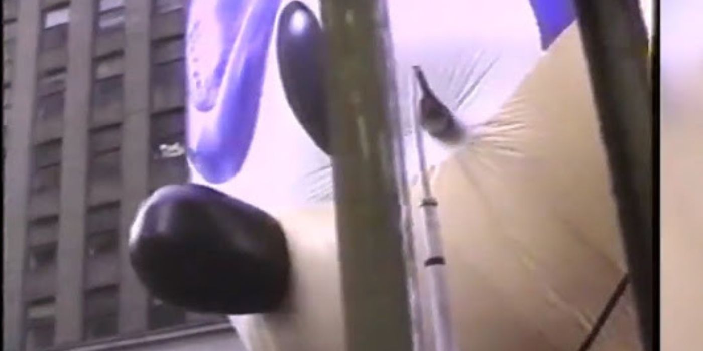 Sonic the Hedgehog is punctured during the Macy&rsquo;s Thanksgiving Day Parade.