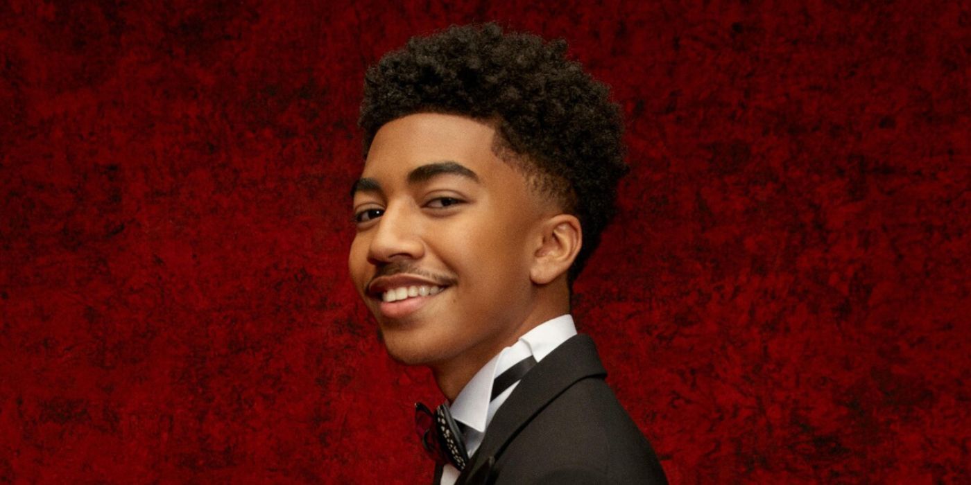 Miles Brown sonríe en la imagen promocional de ABC para Black-ish