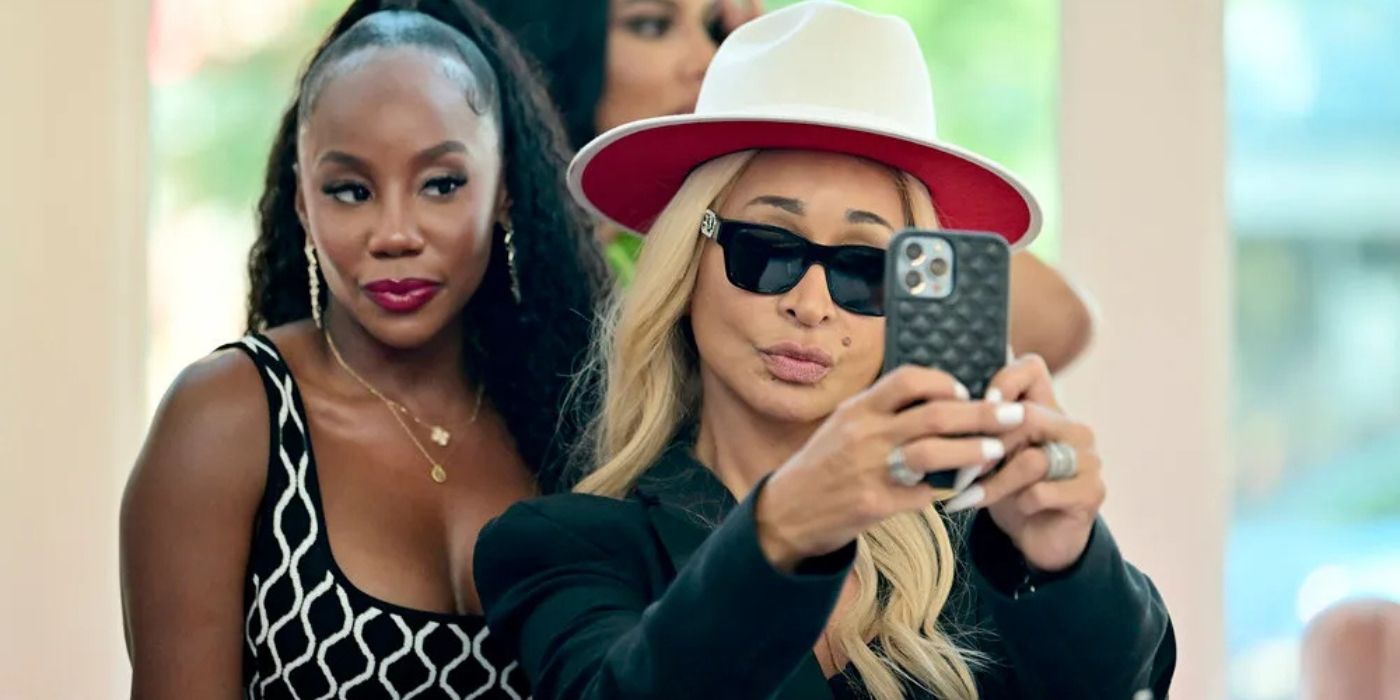 Karen Huger takes a selfie on 'The Real Housewives of Potomac.'