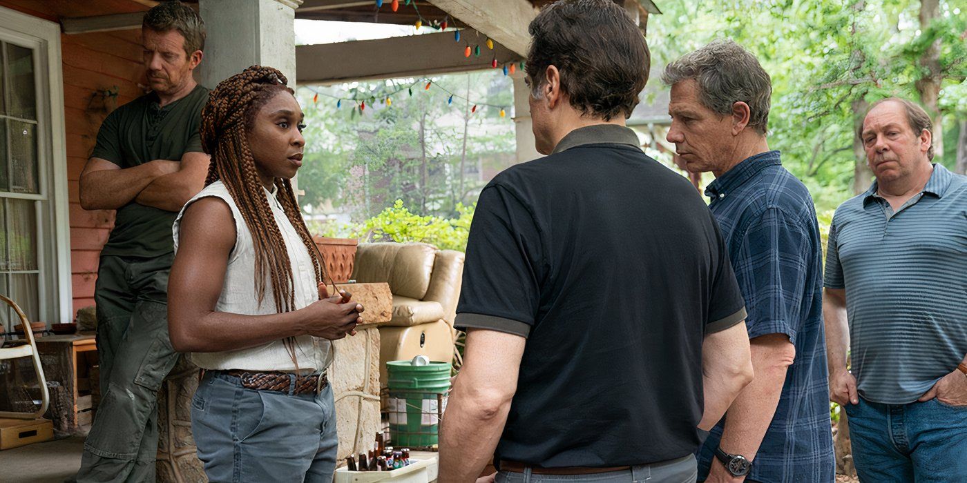 Cynthia Erivo as Holly Gibey, Ben Mendelsohn as Ralph Anderson, Yul Vazquez as Yunis Sablo, Bill Camp as Howard standing outside a house  in &lsquo;The Outsider&rsquo;