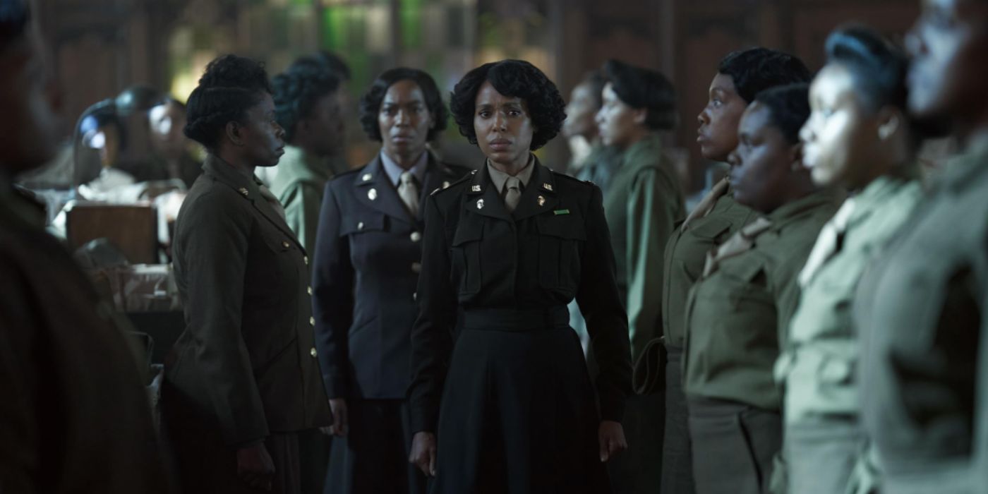 Kerry Washington and Milauna Jackson with 6888  unit officers in The Six Triple Eight 