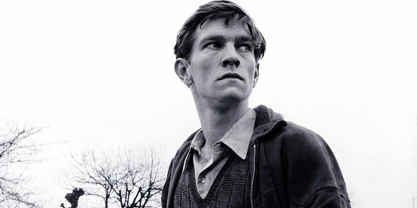 A young man looking to the distance in The Loneliness of the Long Distance Runner