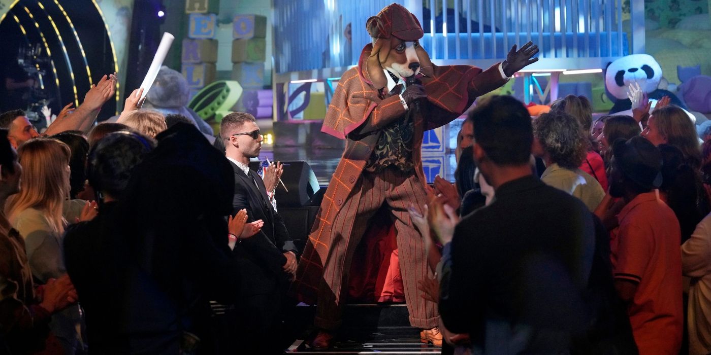 Sherlock Hound canta una canción de Miley Cyrus en la temporada 12 de The Masked Singer.