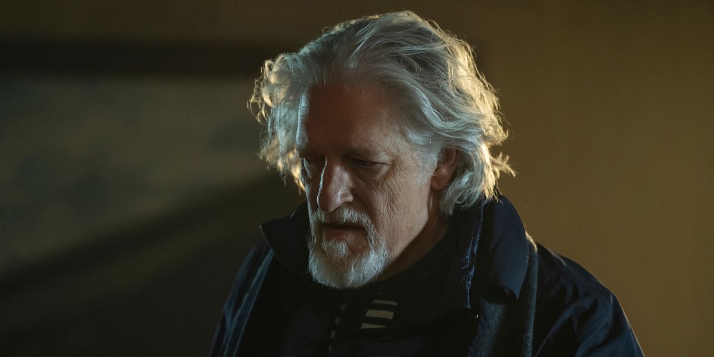 Clancy Brown interpreta a Salvatore Maroni en el episodio 7 de Penguin.