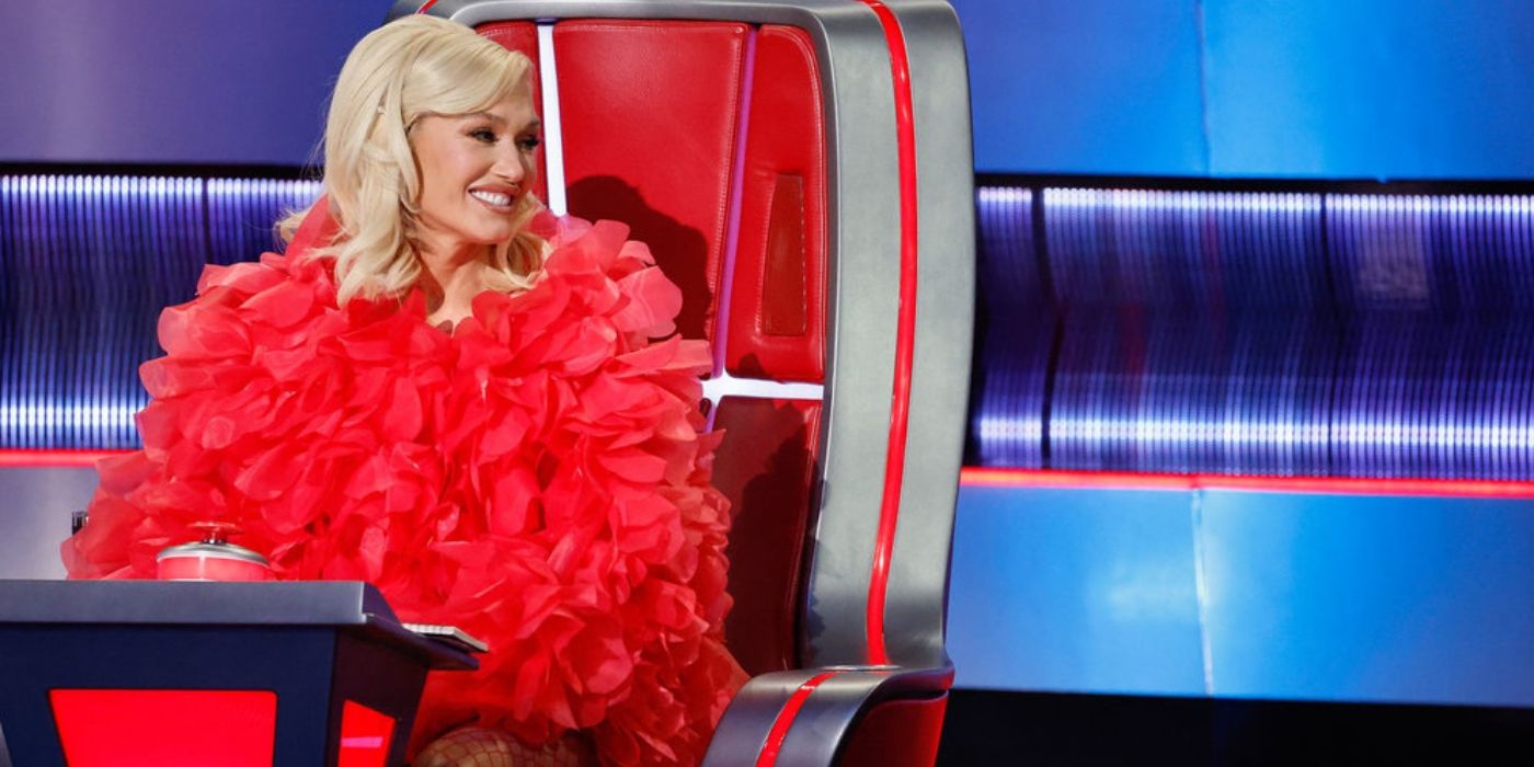 Gwen Stefani smiles during the Knockouts on 'The Voice' Season 26.