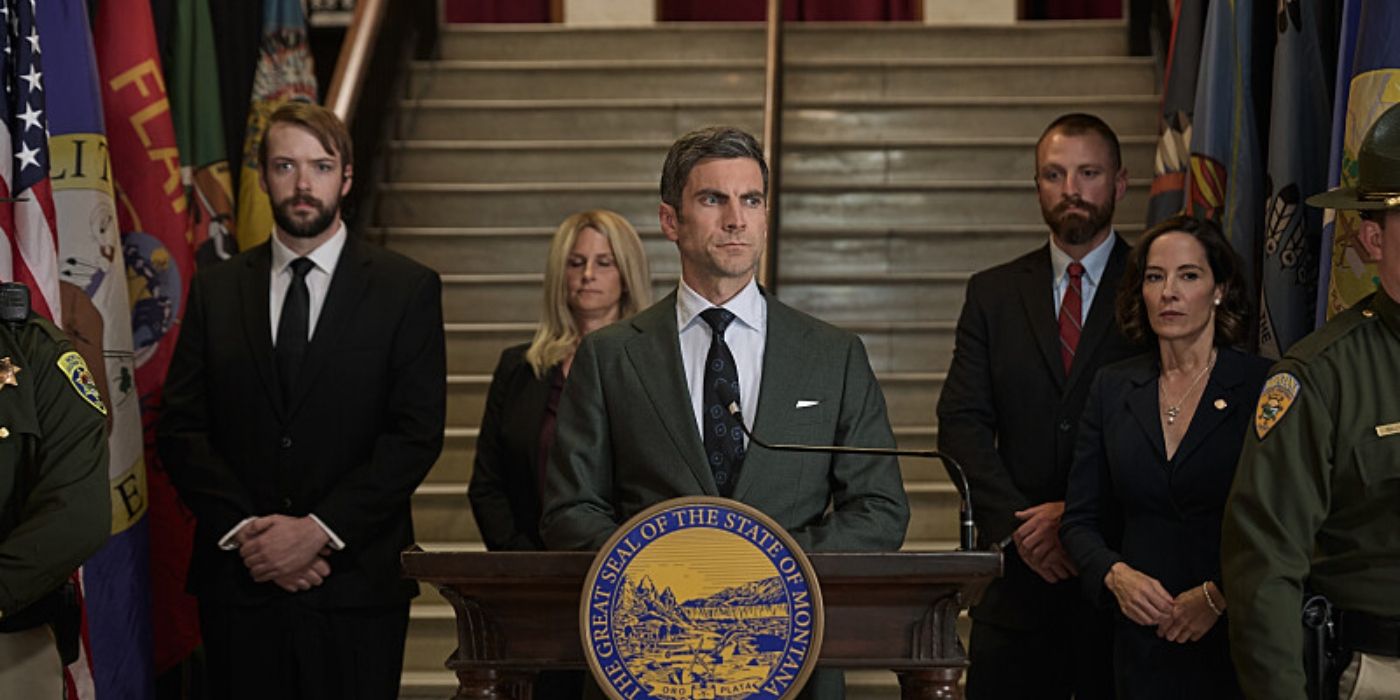 Jamie (Wes Bentley) giving a press conference following his father's death on Yellowstone.