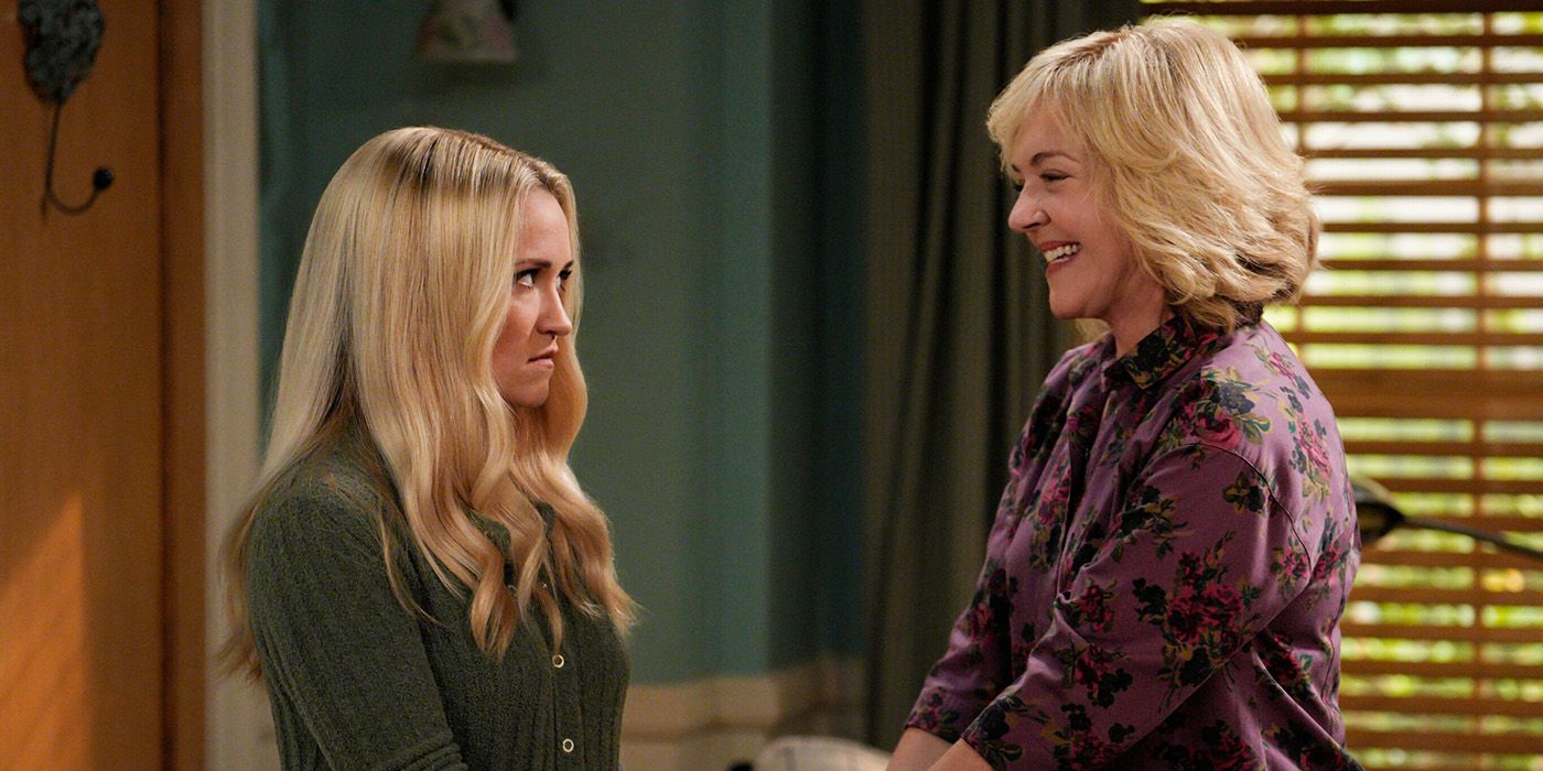 Emily Osment as Mandy and Rachel Bay Jones as Audrey in Georgie & Mandy's First Marriage Season 1 Episode 6