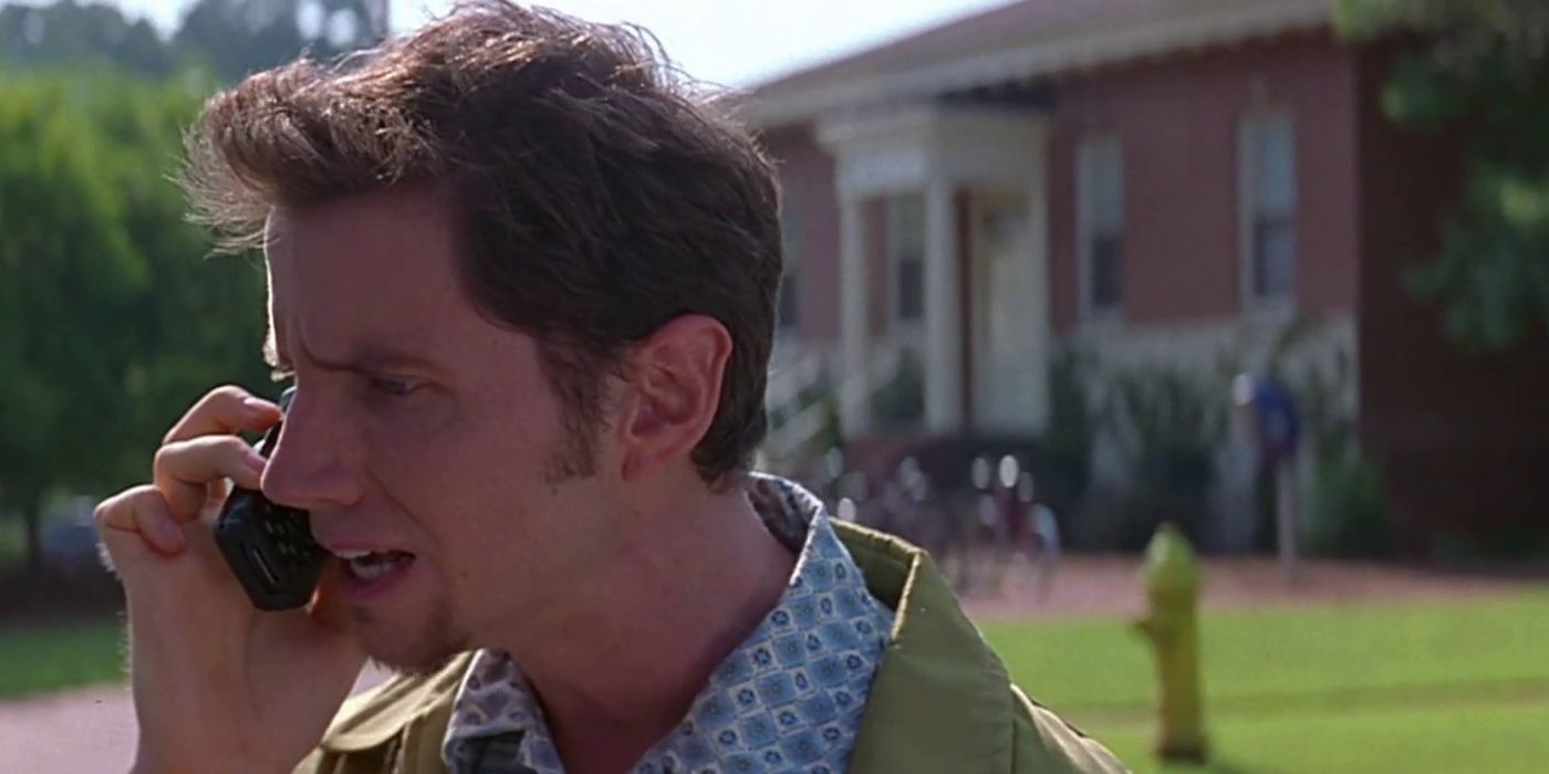 Jamie Kennedy as Randy Meeks talking on the phone in Scream 2