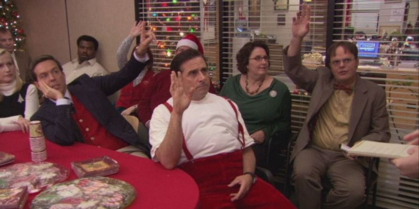 The cast of The Office celebertaing Christmas in The Office