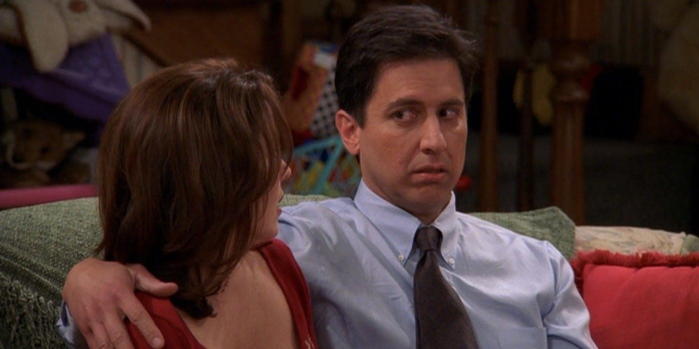 Deb and Ray sitting on the couch in the &lsquo;Everybody Loves Raymond&rsquo; episode &ldquo;The Tenth Anniversary&rdquo;
