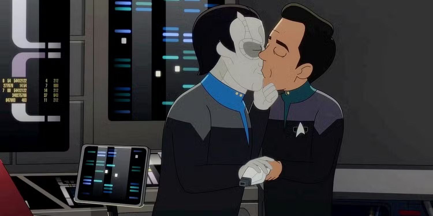 Garak and Julian Bashir kissing on Star Trek: Lower Decks