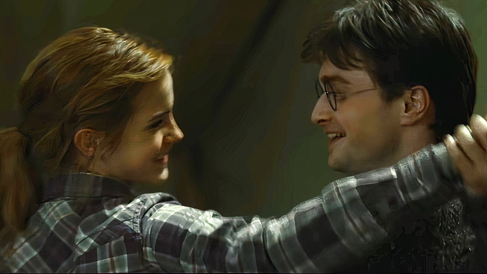 Hermione (Emma Watson) and Harry (Daniel Radcliffe) dance in 'Harry Potter and the Deathly Hallows – Part 1'