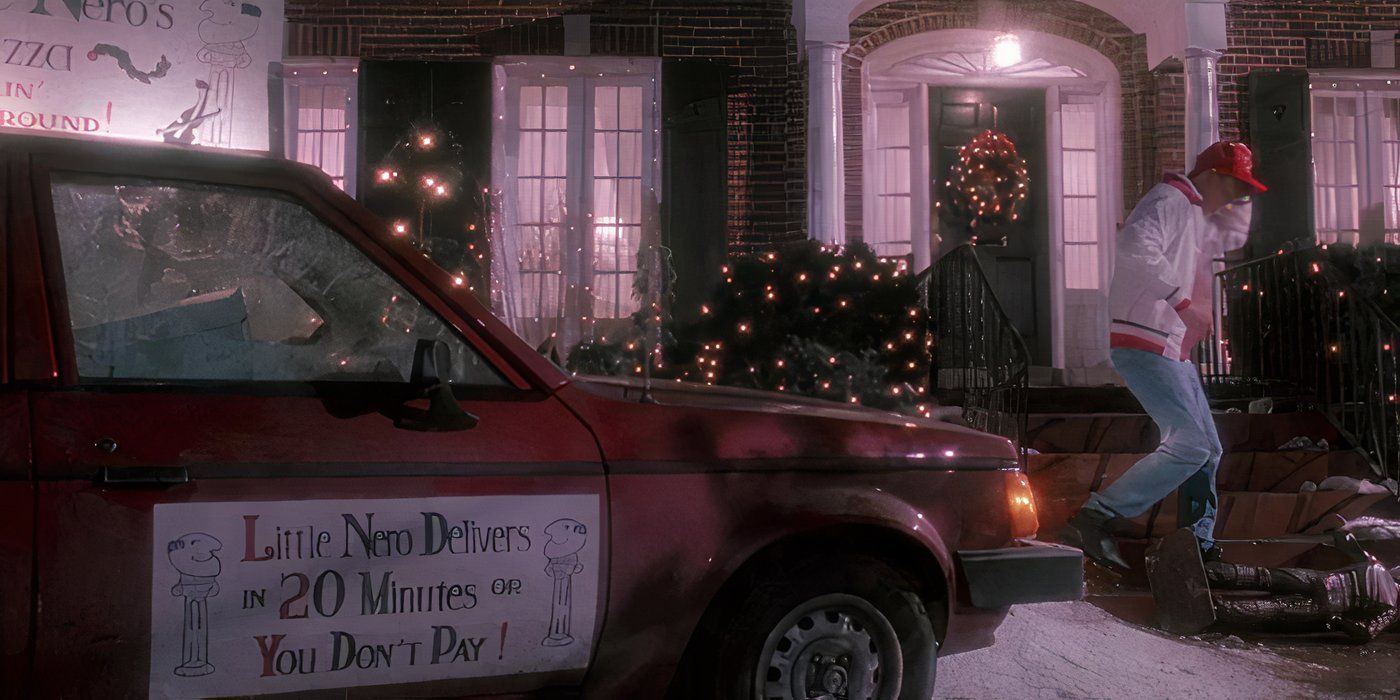 The pizza delivery guy arrives at the front door in &lsquo;Home Alone&rsquo;