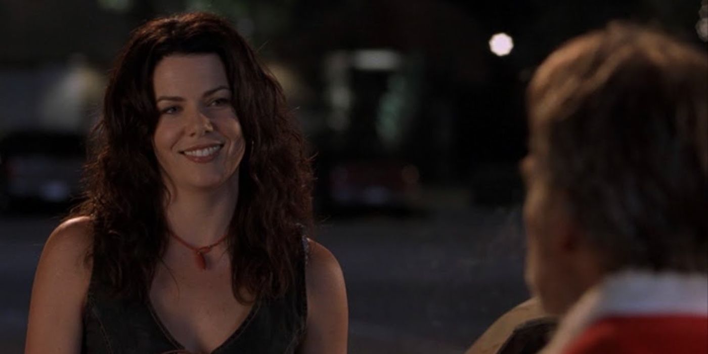 Lauren Graham in Bad Santa giving flirty eyes to Billy Bob Thornton, who stands slightly off camera