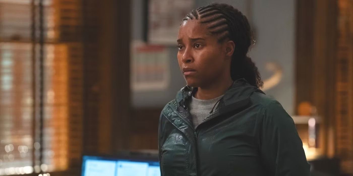 Officer Kiana Cook (Toya Turner), in plain clothes, joins the team in 'Chicago P.D.'