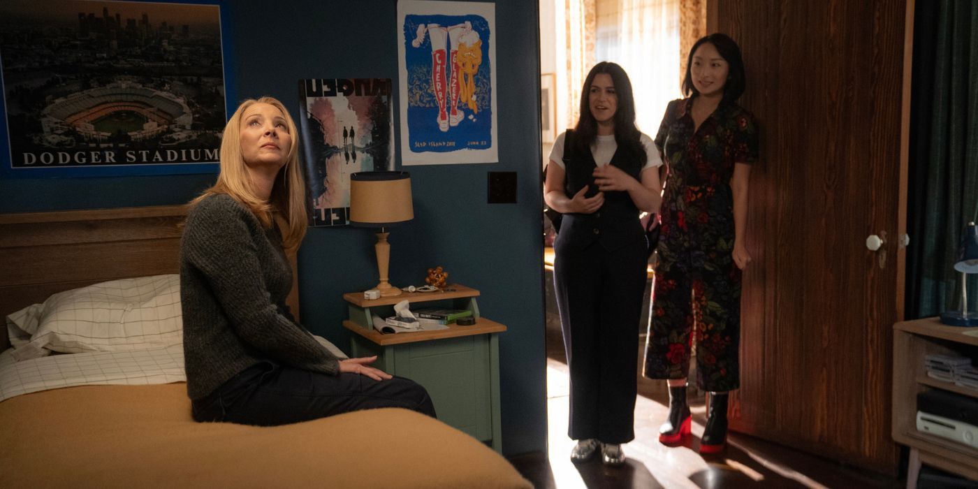 Lisa Kudrow, Poppy Liu, and Abbi Jacobson in No Good Deed