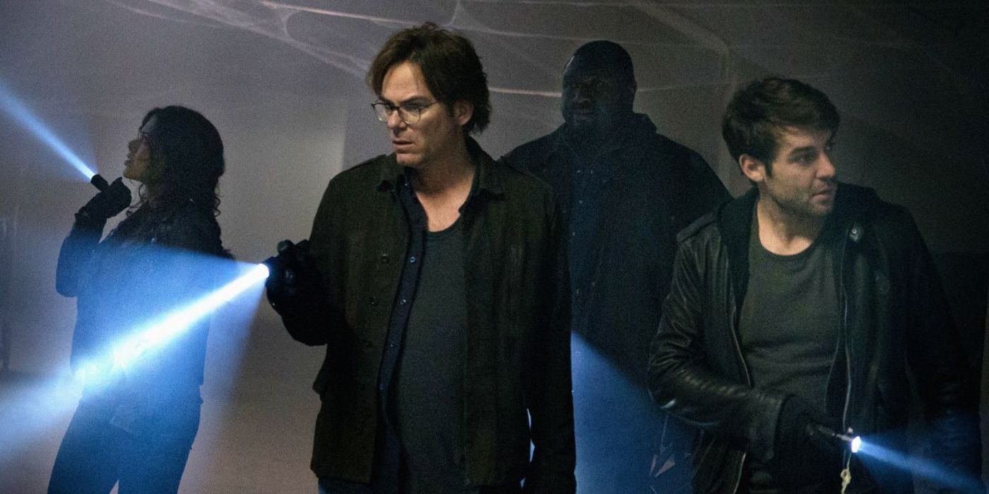 Billy Burke walking around with a flashlight in Zoo.