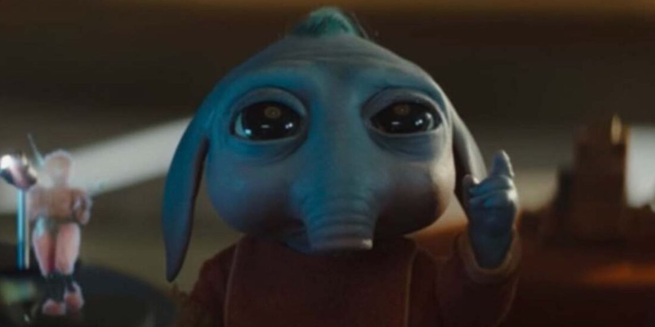 Neel&rsquo;s baby sibling pointing up in Star Wars: Skeleton Crew