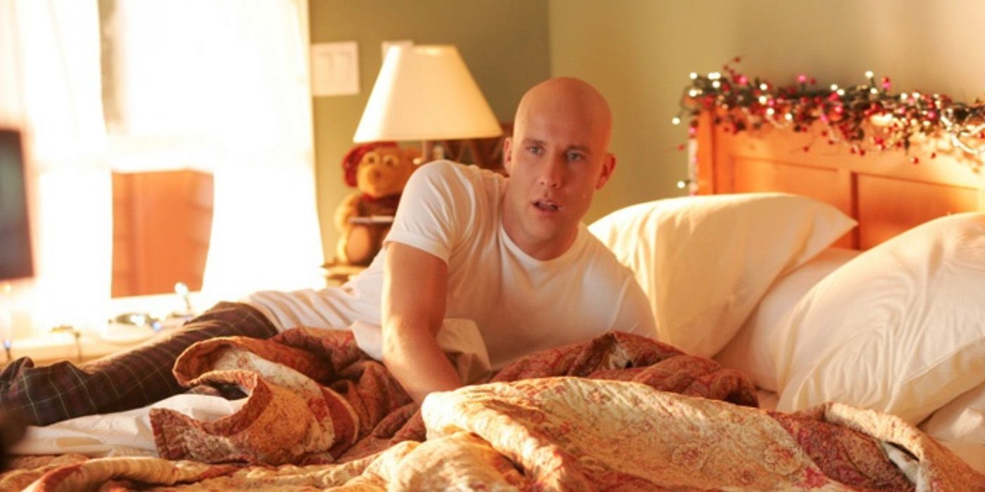 Lex (Michael Rosenbaum) wakes up in bed on Christmas in the 'Smallville' episode "Lexmas"